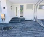 Eingang mit Stellplatz - 