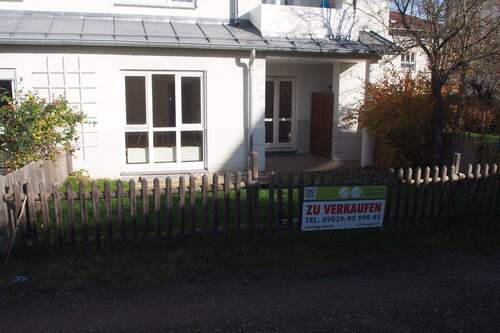 Ansicht Wohnung mit Garten - Rarität in Regen!! Sonnige ruhige 3 Zimmer ETW mit Terrasse, Südwest Garten und TG-Stellplatz