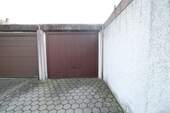 Garage und Stellplatz - 