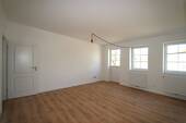 Zimmer 2 mit Zugang zum Balkon - 