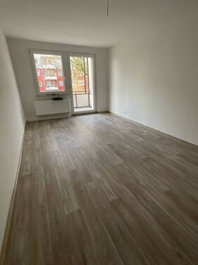 Muster Wohnzimmer - 3 Zimmer Etagenwohnung zur Miete in Bitterfeld-Wolfen