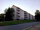 Straßenansicht - 2 Zimmer Etagenwohnung zum Kaufen in Riesa