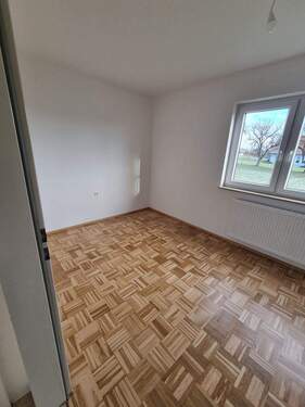 Schlafzimmer - 9 Zimmer Mehrfamilienhaus, Wohnhaus zur Miete in Gerabronn