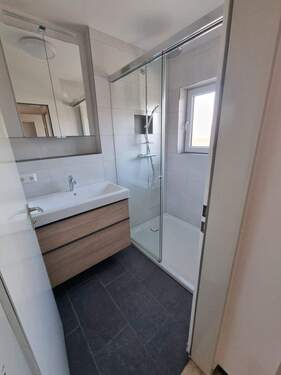 Badezimmer - Mehrfamilienhaus, Wohnhaus mit 229,00 m² in Gerabronn zur Miete