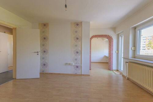 großes Schlafzimmer mit Zugang zur Dachterrasse im OG - 