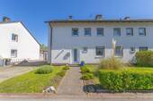Haus & Gartenansicht - 3 Zimmer Doppelhaushälfte zum Kaufen in Menden