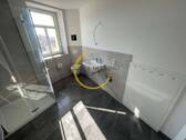 Fertig gestelltes Badezimmer - 