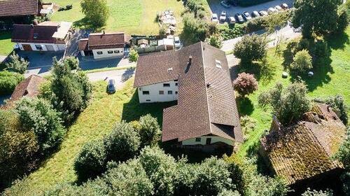 Ansicht von oben - Mehrfamilienhaus, Wohnhaus mit 220,00 m&sup2; in Grafenwiesen zum Kaufen