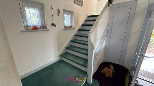 Geräumiger Treppenaufgang - 