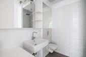 Bad mit Dusche - 
