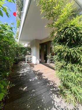 Terrasse - Helle Gartenwohnung im Bötzowkiez - moderner Neubau am Volkspark Friedrichshain
