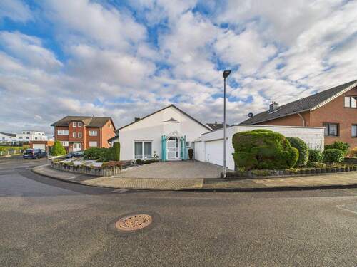 Straßenansicht - 5 Zimmer Einfamilienhaus zum Kaufen in Erftstadt