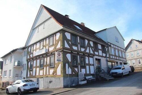 Bild 1 - Ehemalige Metzgerei mit Wohnung und viel Ausbaureserve !!