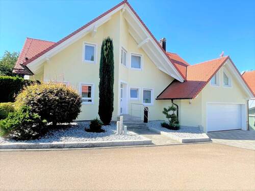 Außenansicht - Wertiges und geräumiges Einfamilienhaus inkl. Doppelgarage und eingefriedeten Garten und Gartenhaus