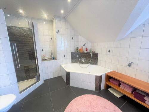 Badezimmer im DG - 