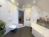 Badezimmer im DG - 