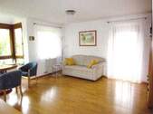 Wohnzimmer - 2 Zimmer Etagenwohnung in Steißlingen