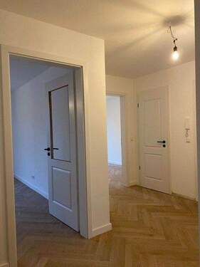 Flur - Etagenwohnung mit 78,30 m&sup2; in Hamburg zur Miete