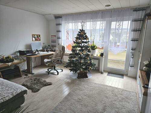 Wohnzimmer - 2 Zimmer Etagenwohnung in Bielefeld