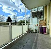 Attraktive, freie 2-Zimmer-Wohnung mit Balkon in Köln-Höhenberg