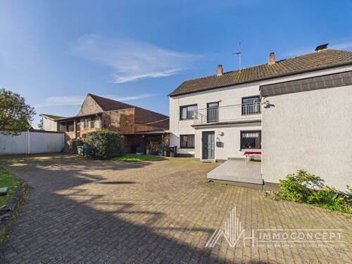 Haus_Nebengebäude - 5 Zimmer Doppelhaushälfte in Wittlich / Wengerohr