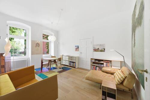 Wohnzimmer - 2 Zimmer Etagenwohnung zum Kaufen in Berlin