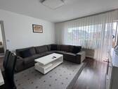 Wohnzimmer mit Balkon - 