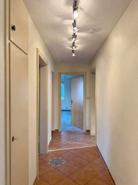 Flur Ansicht 1 - 3 Zimmer Etagenwohnung zum Kaufen in Bietigheim-Bissingen