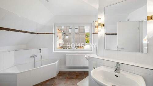 1. OG Badezimmer 1 - 