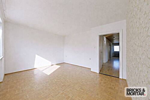 Schlafen, Wände mit KI in weißer Farbe - 