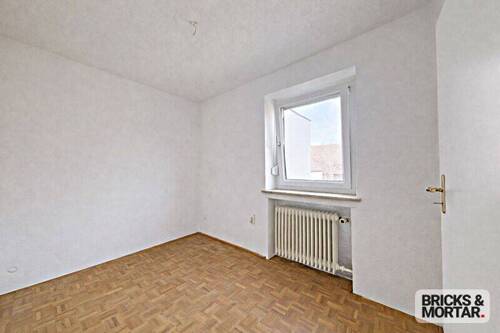 Zimmer, Wände mit KI in weißer Farbe - 