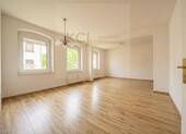 Wohnzimmer - Mehrfamilienhaus, Wohnhaus mit 156,00 m&sup2; in Immenhausen zum Kaufen