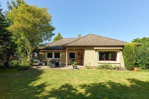 Bild 1 - Einfamilienhaus mit Vollkeller in schöner Lage von Hittfeld