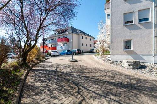 Tiefgaragenzufahrt - 