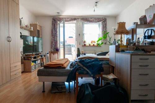 Wohnzimmer Blickrichtung Südbalkon - 