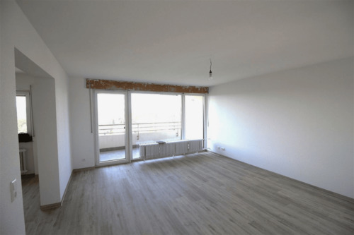 Wohnzimmer - 4 Zimmer Etagenwohnung zum Kaufen in Ditzingen