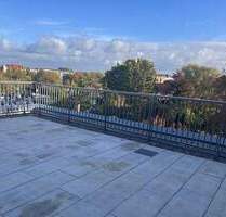 4-Raum-Wg. mit großer Dachterrasse, Erstbezug, Keller, Fahrstuhl, mit TG - Stellplatz, Wallbox, provisionsfrei - Stralsund Tribseer