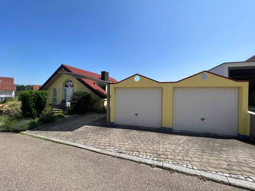 Doppelgarage + Carport - Einfamilienhaus mit 168,60 m² in Uhingen zum Kaufen