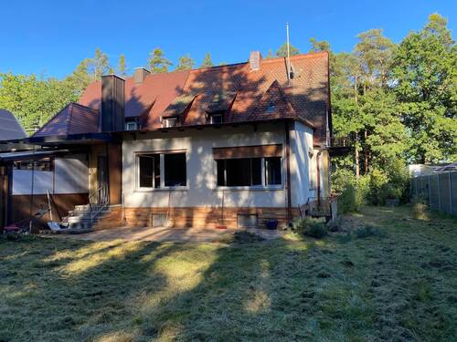 Haus Gartenseite.JPG - 5 Zimmer Doppelhaushälfte zum Kaufen in Schwabach