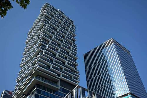 Hausansicht - ***Luxuriös Wohnung in Westend, One Forty West *** 2 Zi. Wohnung mit Balkon und SieMatic EBK