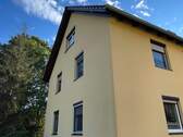 Teil-Ansicht Straßenfront - 9 Zimmer Mehrfamilienhaus, Wohnhaus in Lauchhammer