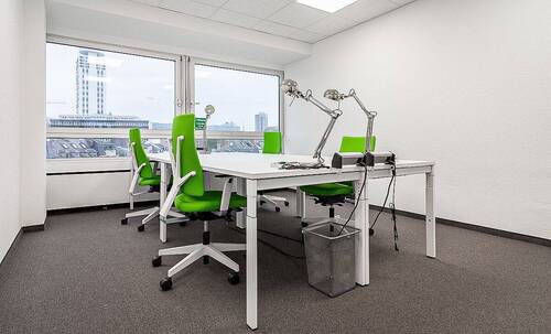 Büroraum mit 4 Arbeitsplätzen - 