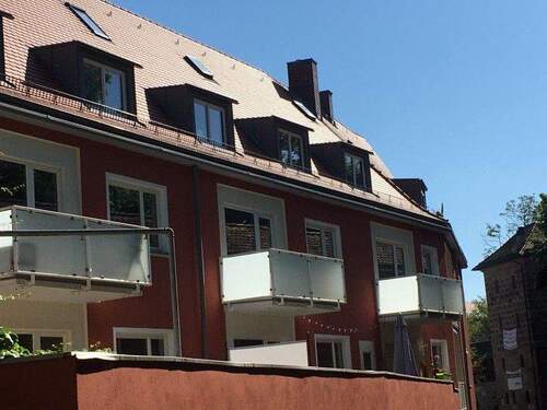 Hausansicht - Helle, teilrenovierte Vierzimmerwohnung in der Altstadt - Tageslichtbad - BalkonTerrasse