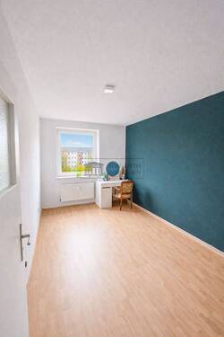 Schlafzimmer mit Ausblick - Etagenwohnung mit 69,00 m&sup2; in Bremen zum Kaufen