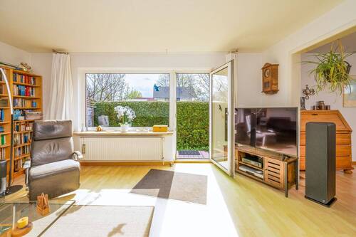 Wohnzimmer - 5 Zimmer Einfamilienhaus zum Kaufen in Sülfeld