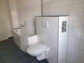Wanne und Waschmaschinenanschluss.jpg - Etagenwohnung mit 120,00 m² in Aue zur Miete