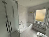 Badezimmer - Familien aufgepasst! Gut aufgeteilte und modernisierte 4,5-Zimmerwohnung zum Kauf!!