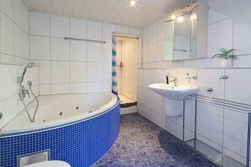 Bad - Haus 60, DG - Whg. Nr. 3 - 