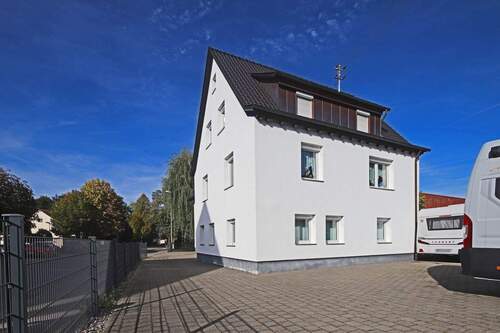 Hausansicht - Haus 60 - 1 Zimmer Mehrfamilienhaus, Wohnhaus in Waiblingen