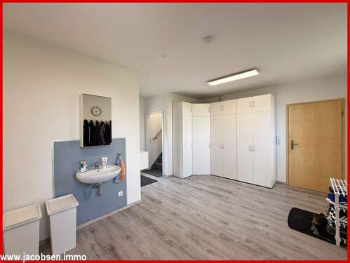 HWR und Treppenaufgang - 